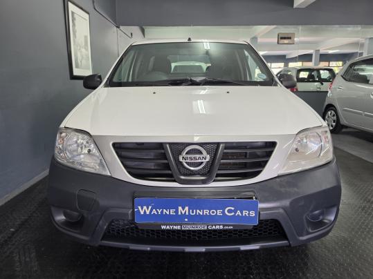 2019 Nissan NP200 1.6 + Safety pack + canopy