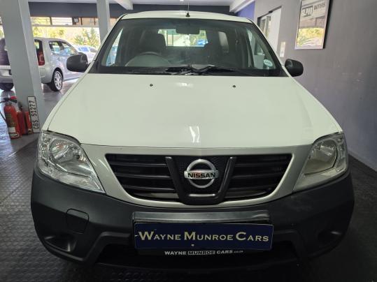 2019 Nissan NP200 1.6 + Safety pack + canopy